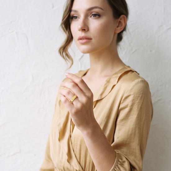 Cincin Emas Dan